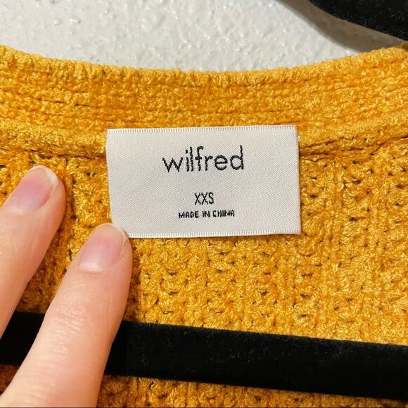 Wilfred Aritzia Orange Chunky Knit Boxy Fit Cardigan Sweater Button Down XXS - Picture 2 of 9